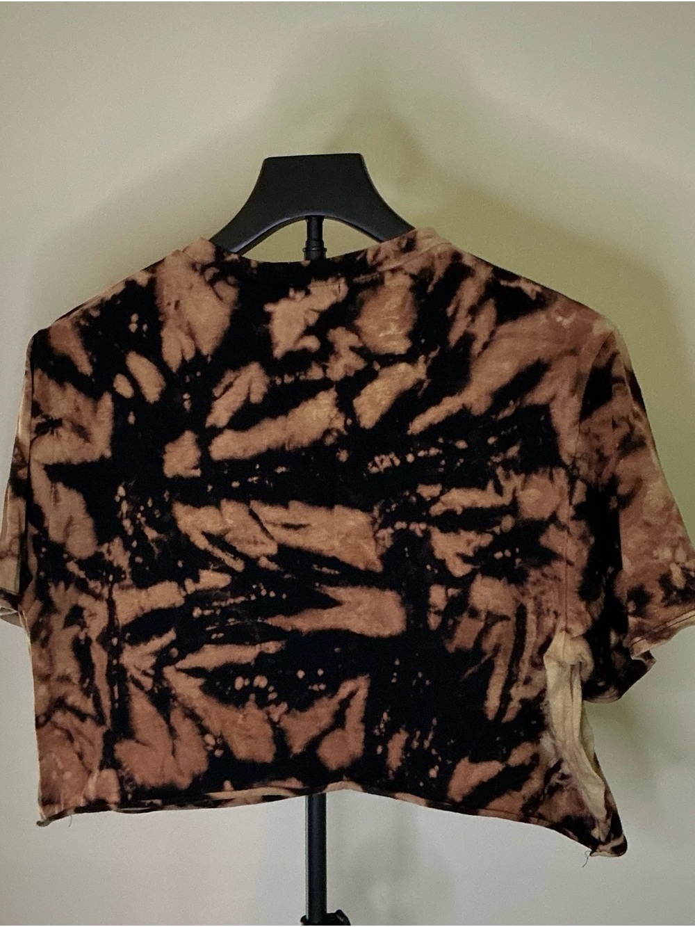 Fashion Nova Black & Tan Bleached Distressed Crop Tee - Picture 3 of 5
